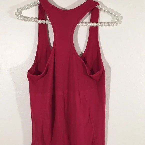 Fabletics Oula Seamless Tank Medium Cranberry - Picture 4 of 6